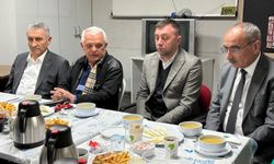 Mamak Belediye Başkanı Şahin, Personelle Sahurda Bir Araya Geldi