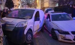 Mamak'ta 2 Araç Kafa Kafaya Çarpıştı: 1 Yaralı