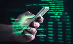 Telefonunuz Dinleniyor Olabilir mi? Anlamanın 10 Kesin Yolu