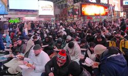 Times Meydanı'nda Müslümanlar İftar Yaptı: 2 Kişi Müslüman Oldu