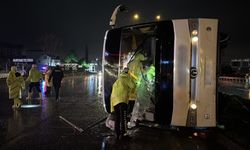 Ankara’dan Yola Çıkan Yolcu Otobüsü Samsun’da Devrildi: 7 Yaralı