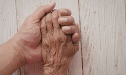 Aile Bakanlığı Bayramda Yalnız Kalan Yaşlıların Yanında