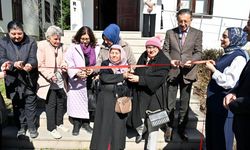 Altındağlı Kadınların Tuvalinden "Kadın" Hikayeleri