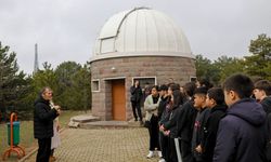 Ankara’da Öğrenciler Rasathanede Gökyüzünü Keşfetti