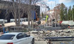 Atatürk Spor Salonu’nun Yıkımında Duvar Çöktü, Ekipler Alarmda