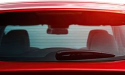 Arabaların Arka Camındaki O Çizgiler Meğer Sadece Dekor Değilmiş