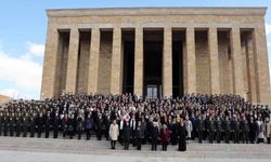 Demet Güler ve Kadın Askerlerden Anıtkabir’e Anlamlı Ziyaret