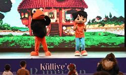 Ege ile Gaga Müzikali Külliyesi'nde Çocuklarla Buluştu