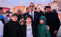 Etimesgut Belediye Başkanı Beşikcioğlu Kendi Elleriyle Yemek Dağıttı