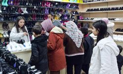 Etimesgut’ta Bayram Sevinci, Beşikcioğlu Çocuklara Bayramlıklarını Dağıttı