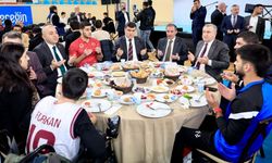 Gençlik ve Spor Bakanı'ndan İftar Sofrasında Gençlere Spor Desteği Sözü