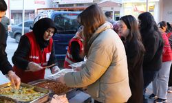 Gölbaşı’nda Kızılay’dan Bereket Sofrası, 520 Kişi Aynı Sofrada Buluştu