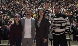 Gönül Dağı Oyuncuları Külliye’de Sevenleriyle Buluştu, Ramazan Etkinliğine Yoğun İlgi