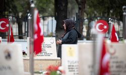 Ankara Karşıyaka Mezarlığı’nda Bayram Yoğunluğu, Yollar Kilitlendi