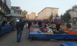 Karşıyaka Pazarı’nda Ramazan Mesaisi, Mart Ayı Etiketleri Belli Oldu