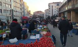 Akaryakıt Zammı Pazar Etiketlerini Nasıl Etkiledi? Karşıyaka Semt Pazarı’nda Fiyat Mesaisi