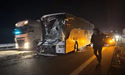 Kızılcahamam’da Yolcu Otobüsü Çekiciye Çarptı: 15 Yaralı