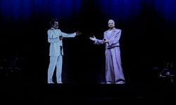 Müslüm Gürses 5G Lansmanında Hologramla Sahne Aldı