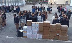 Nallıhanlı Öğrenciler İhtiyaç Sahiplerini Harçlıklarıyla Güldürdü