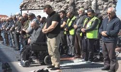 Ankaralılar Ramazan'ın Son Cumasında Hacı Bayram Veli Camii'nde Buluştu