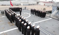 Türk Donanması’nda Bayramlaşma Töreni: Komutan Personelle Buluştu