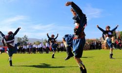 Zeybek Dansının Kökeni ve Figürlerin Anlamları