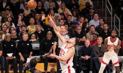 Houston Alperen Şengün ile Direndi LeBron James Bileti Kesti