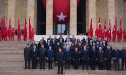 Bakan Tekin’den Anıtkabir’de 23 Nisan Mesajı: "Yüksek Nesiller Yetiştirmek Başlıca Görevimizdir"