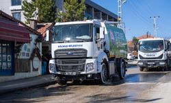 Gölbaşı’nda Ekipler Taşpınar Mahallesi'ni Köşe Bucak Temizledi