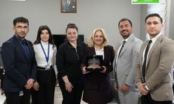 Mamak İstihdam Merkezi'ne Çalışmalarından Dolayı Plaket Verildi