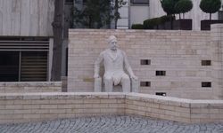 Ankara Mithat Paşa Anıtı