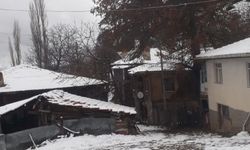 Nallıhan’da Nisan Sürprizi: Yüksek Kesimlerde Kar Kalınlığı 10 Santimetreye Ulaştı