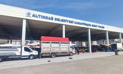 Karapürçek Semt Pazarı’nda Sebze Tezgahları Nefes Alırken, Meyve Fiyatları Yükselişe Geçti