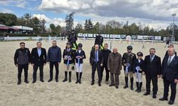 Polis Haftası Kupası Binicilik Yarışmasına AYBÜ Spor Kulübü Damga Vurdu