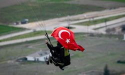 Ankara Ayaş’ta Polis Haftası'na Özel Gökyüzünde Türk Bayrağı Açıldı