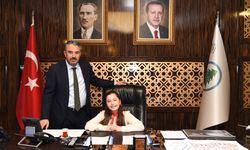 Pursaklar’da Başkanlık Koltuğu Miray’a Emanet: İlk Talimatlar Çocuklar için Geldi