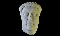 Smyrna Antik Kenti'ne Ait Heykel Başı Okyanus Ötesinden Geldi