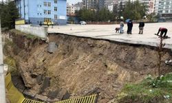 Sağanak Yağış Yenimahalle'de Bir Ortaokulun İstinat Duvarını Yıktı