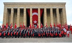 19 Mayıs'ta Anıtkabir'de Tarihi Anlar: 81 İlden Gelen Gençler Ata'nın Huzurunda