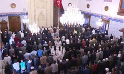 Ankara'da Bayram Namazı Kılındı: Kocatepe ve Hacı Bayram'da Yoğunluk