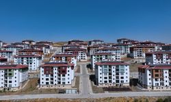 Bakan Kurum Kahramanmaraş’ta Depremzede Ailenin Bayram Sevincini Paylaştı