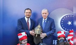 Cumhurbaşkanı Erdoğan’a Fetih Motifli Özel Miğfer Hediyesi