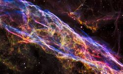 Hubble’dan Nefes Kesen Görüntü! Kozmik Bulutların Dansı