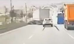 Gölbaşı’nda Şerit Değiştiren Kamyon Otomobile Çarptı