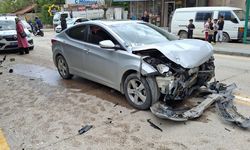 Beypazarı'nda Otomobil ile Elektrikli Bisiklet Birbirine Girdi