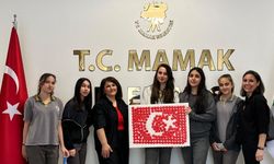Mamak'ta Öğrenciler Atık Kapaklardan Türk Bayrağı Panosu Yaptı