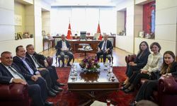 Özel, CHP'li Büyükşehir Belediye Başkanlarıyla Bir Araya Geldi