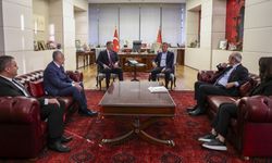 Türkiye Barolar Birliği’nden Özgür Özel'e Dayanışma Ziyareti