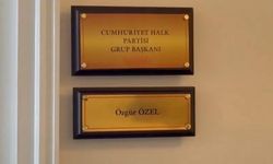 Meclis’te CHP’de Tabela Değişimi: Özgür Özel’in Unvanı "Grup Başkanı" Olarak Değişti