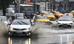 Başkentte Aniden Bastıran Sağanak Yağış Hayatı Olumsuz Etkiledi